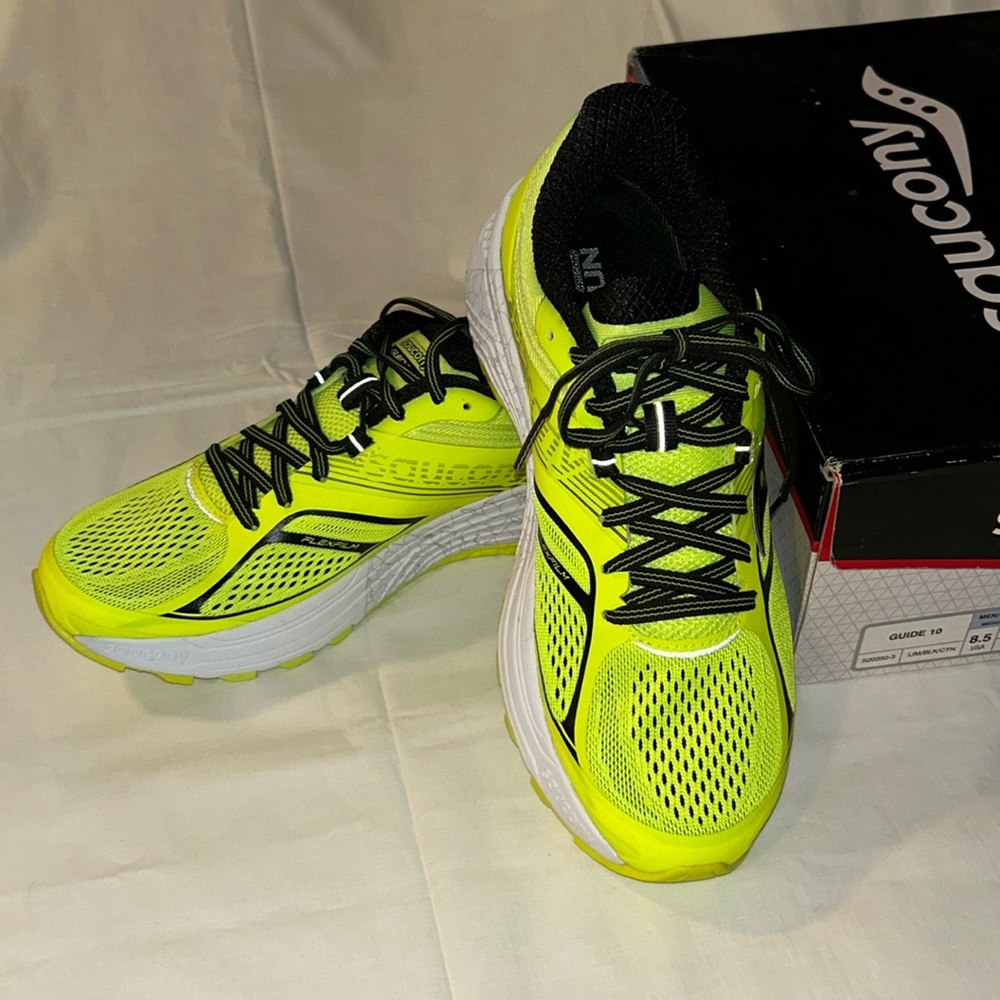 Saucony Guide 10 Sneakers Lime/Black/Cotton Men’s Size 8.5 NIB